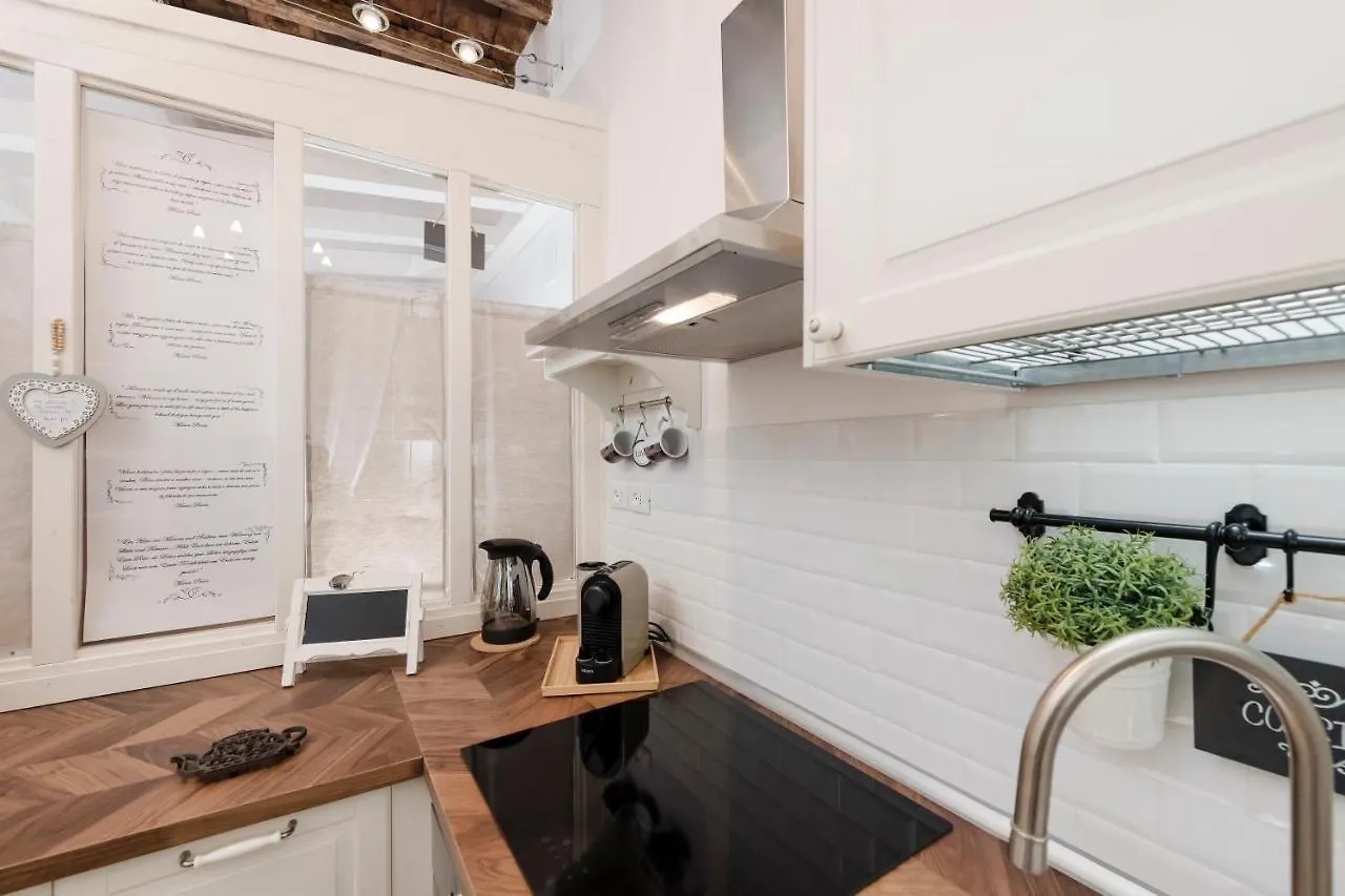 Apartament Capo Le Case, Romantic Flat Near Spanish Steps