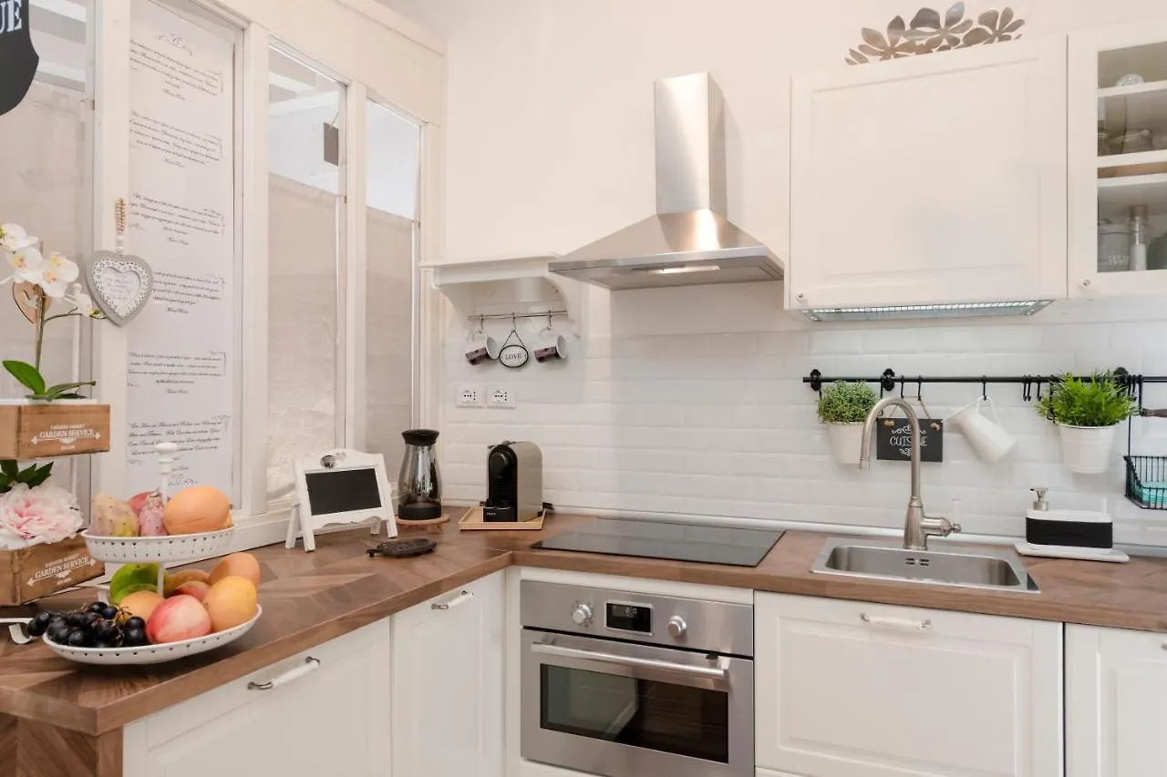 Capo Le Case, Romantic Flat Near Spanish Steps